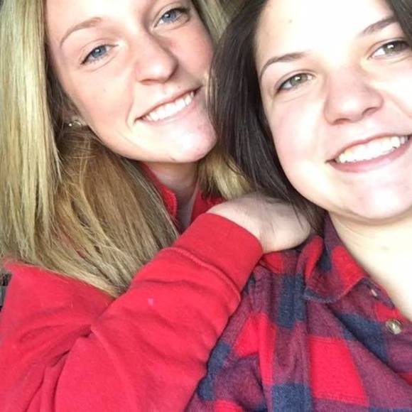 Profile Picture of Alexa Fellenstein (@a_fellenstein) on Poshmark