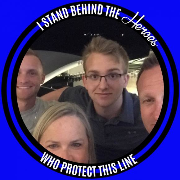 Profile Picture of Mike Crews (@rxcrews) on Poshmark