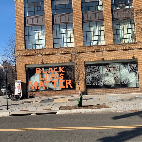 Profile Picture of Alayla Argosino (@alaylaka) on Poshmark