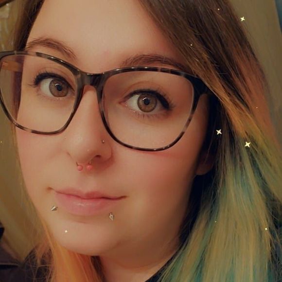 Profile Picture of Maria Musella (@mariarawrz) on Poshmark