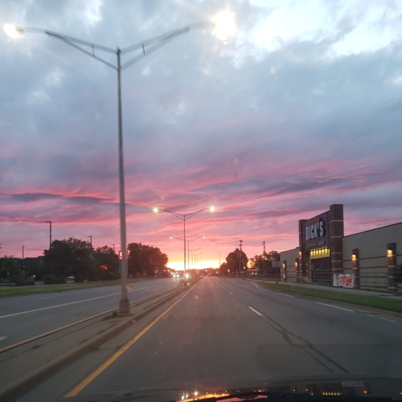 Profile Picture of Markos Diderrich (@markoslee89) on Poshmark