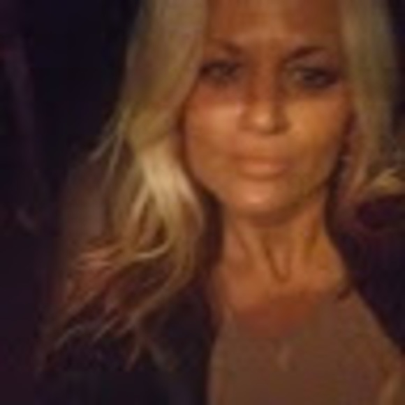 Profile Picture of Teresa Bradigan (@teresabradigan) on Poshmark