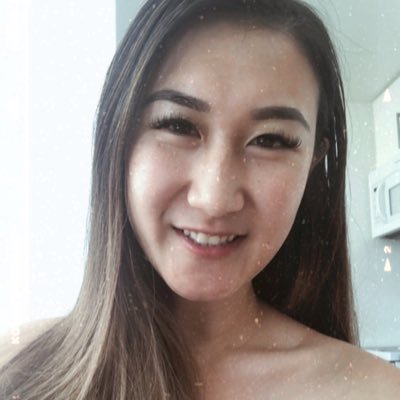 Profile Picture of Iris Xu (@iris_shoe) on Twitter