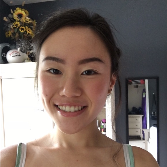 Profile Picture of Janet Lam (@janettlam) on Poshmark