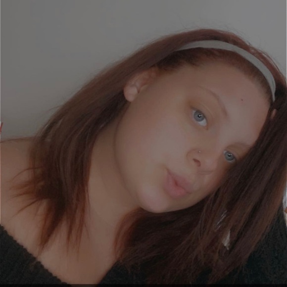 Profile Picture of Layla Foskey (@laylalou124) on Poshmark