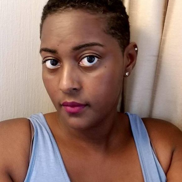Profile Picture of Deanne Gambrill (@dgambrill123) on Poshmark