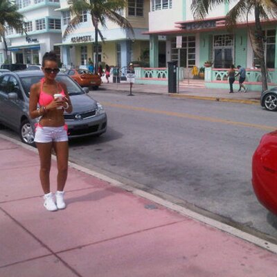 Profile Picture of Stephanie  Dasilva (@beebouu) on Twitter