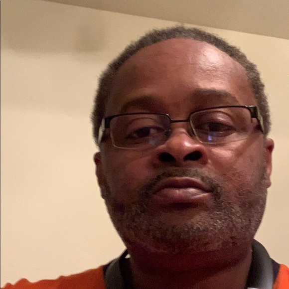 Profile Picture of Jonathan Crooks (@joncroo) on Poshmark
