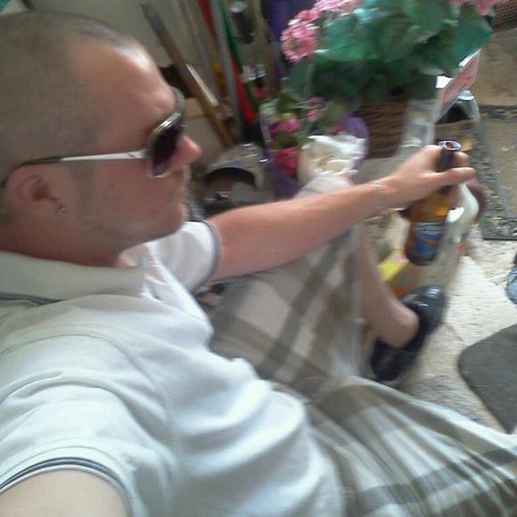 Profile Picture of Alex Browne (@echo198711) on Poshmark