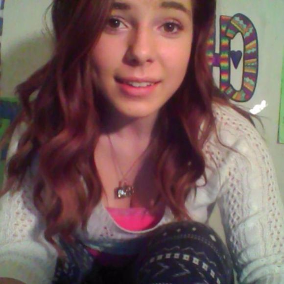 Profile Picture of Chelsie Whoeva (@chelswhoeva) on Poshmark