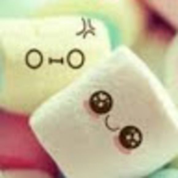 Profile Picture of Pandalover Bobbin667 (@pandaloverb) on Poshmark