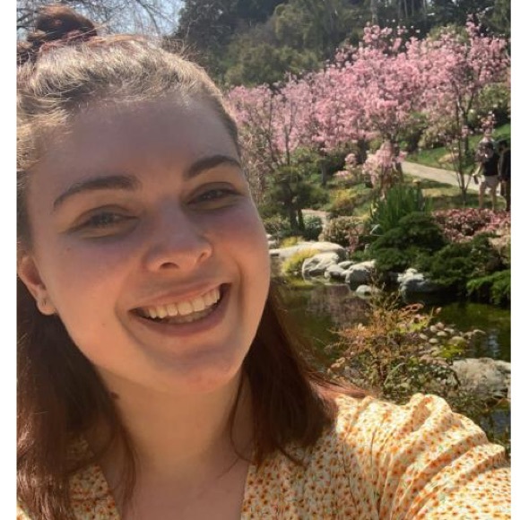 Profile Picture of Danielle Loguidice (@nellee99) on Poshmark