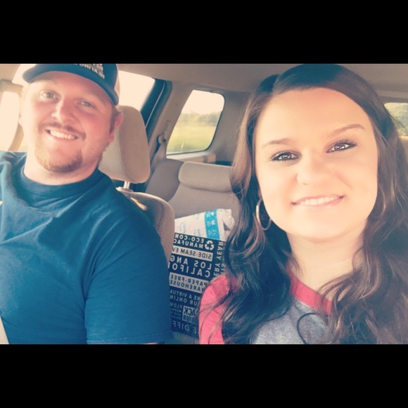 Profile Picture of Leah Long (@leahslong) on Poshmark