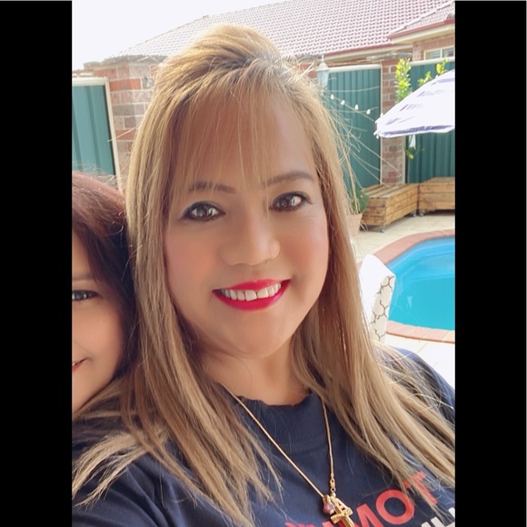 Profile Picture of Amelia Ruiz (@ameliaruiz841) on Poshmark