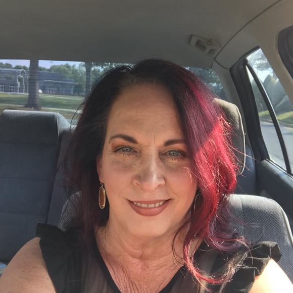 Profile Picture of Sheryl Revere (@sarevere) on Poshmark