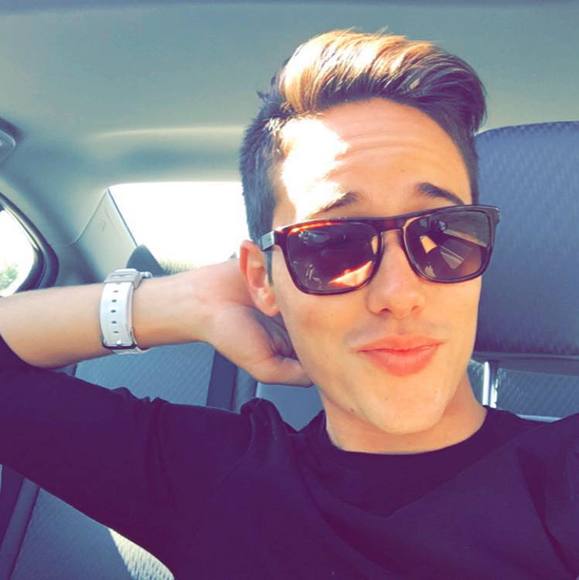 Profile Picture of Joshua Keaster (@joshuakeaster) on Poshmark