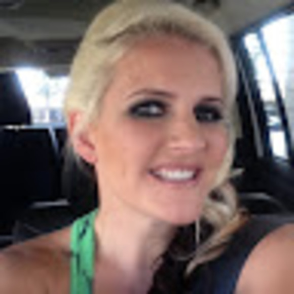 Profile Picture of Kris Kempthorne (@krissyk120) on Poshmark