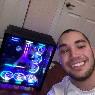 Profile Picture of Boo (@BooHooAaron) on Twitter