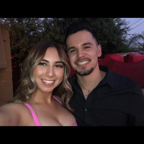 Profile Picture of Erik Aguilar (@stealdeals15) on Poshmark