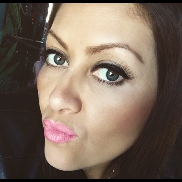 Profile Picture of Lorena Portillo (@lobonita) on Poshmark