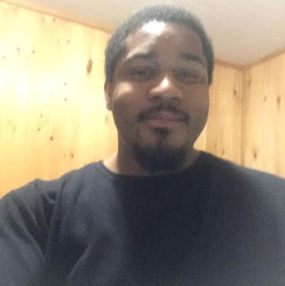Profile Picture of Brian Savoy (@madgixxer1001) on Poshmark