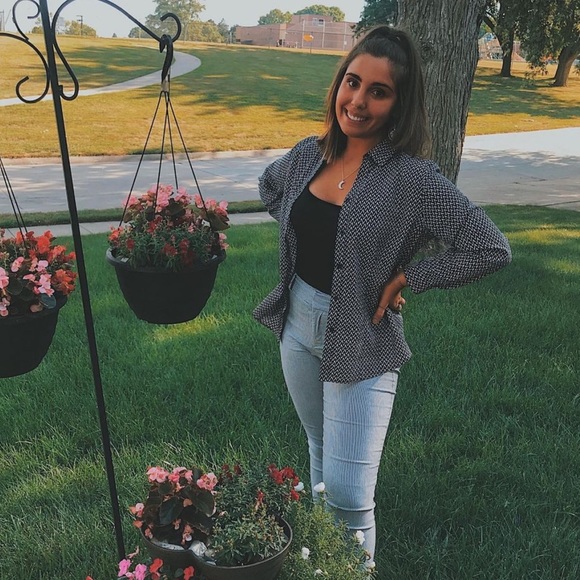 Profile Picture of Dzana Zametica (@dzana2345) on Poshmark