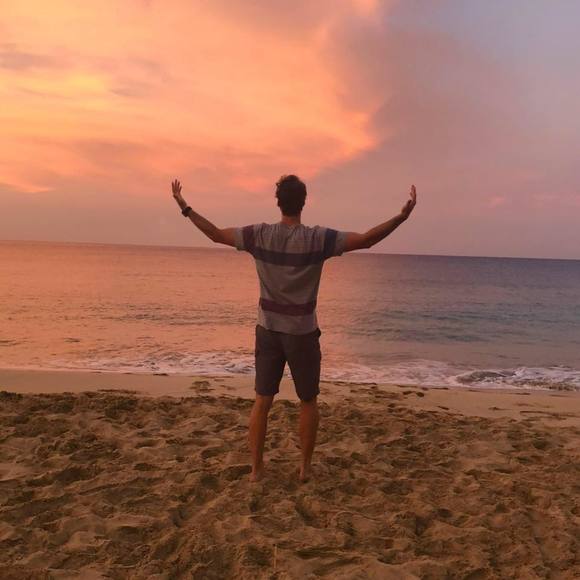 Profile Picture of Scott Labeau (@scottlabeau) on Poshmark
