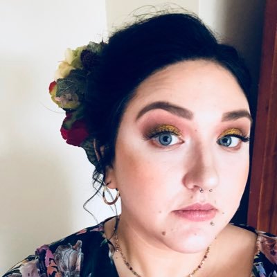 Profile Picture of Lisa Edge (@lisaedge_) on Twitter