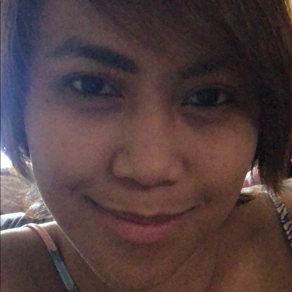 Profile Picture of Jasmin Abasolo (@maxandmad) on Poshmark