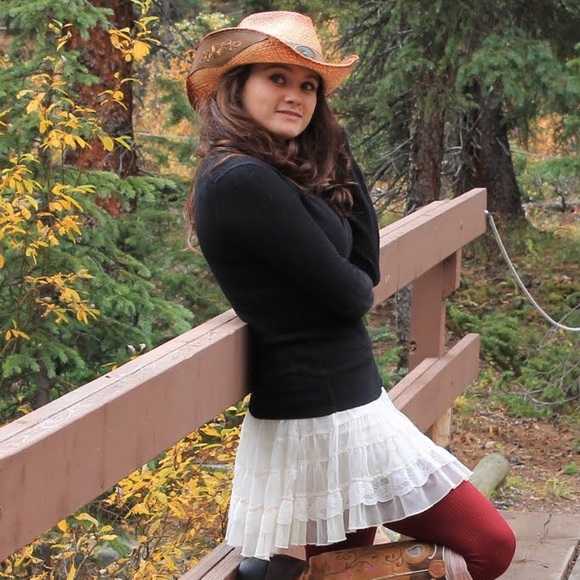 Profile Picture of Kebra Doolin (@kebra90) on Poshmark