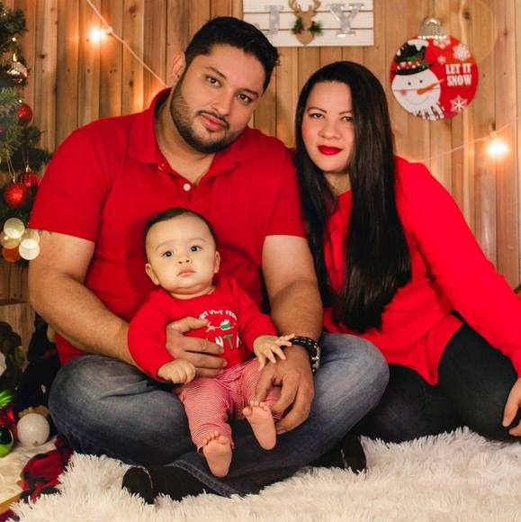 Profile Picture of Daniela Araujo (@dani_df21) on Poshmark