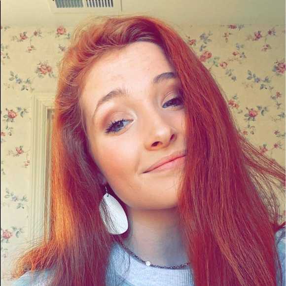 Profile Picture of Kayla Mynatt (@thekaylam_) on Poshmark