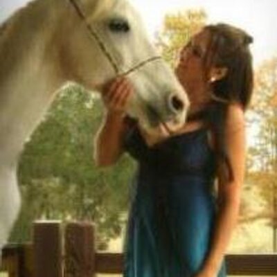 Profile Picture of Beverly Poole (@SoyLuxuryCandle) on Twitter