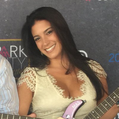 Profile Picture of Bobbie M. Gonzalez (@bobbiemg15) on Twitter