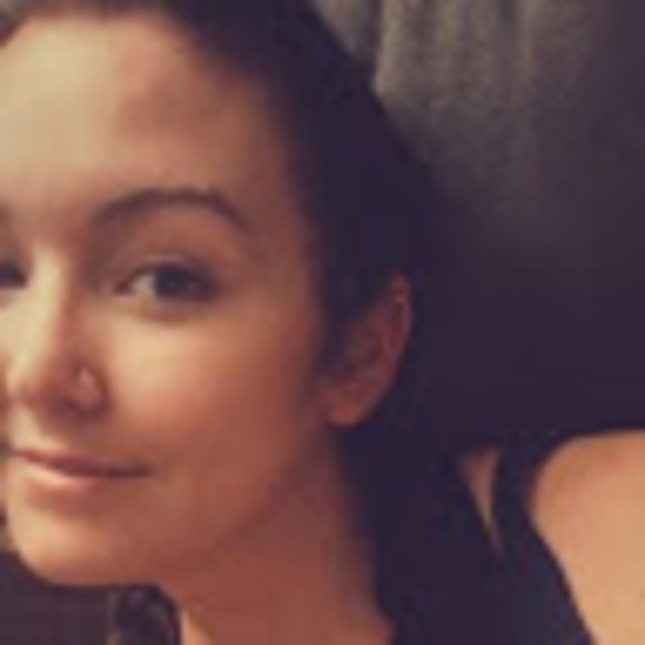 Profile Picture of Hannah Kerns (@hannahmonkey92) on Poshmark