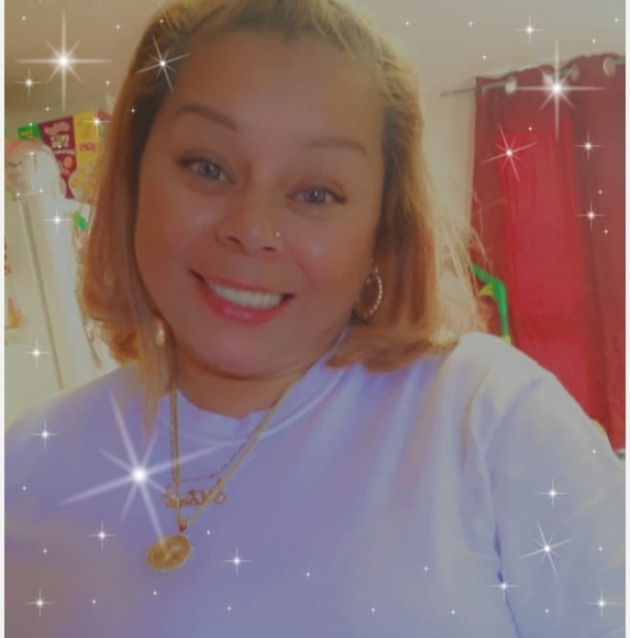 Mona Salazar - Poshmark Profile Picture of Mona Salazar (@mona_sala_02) on Poshmark