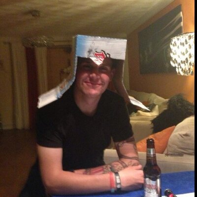 Profile Picture of Ben Hennessy (@benhennessy90) on Twitter