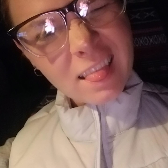 Profile Picture of Rashelle Higgins (@rashellehiggins) on Poshmark