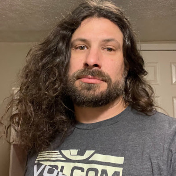 Profile Picture of Stephen Hess (@stephenhess984) on Poshmark