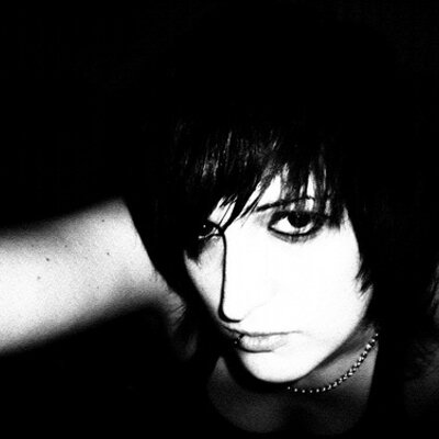 Profile Picture of Shelly Crow (@scrowuk) on Twitter