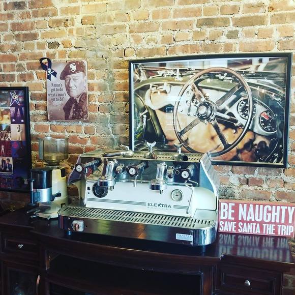 Profile Picture of Eduardo Paz (@elefante9891) on Poshmark