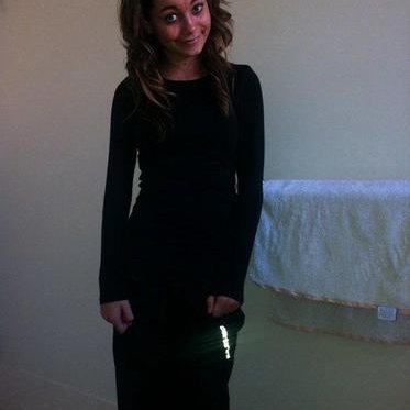 Profile Picture of Jodie Hollis-Tobin (@JodieHT) on Twitter