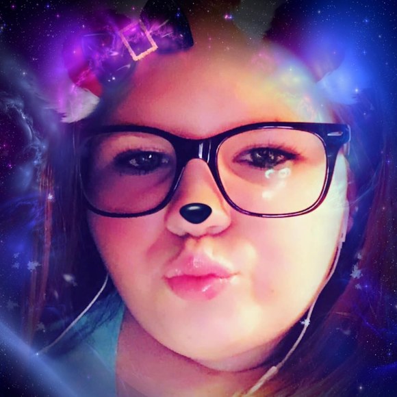 Profile Picture of Madison Beedy (@madisonbeedy) on Poshmark