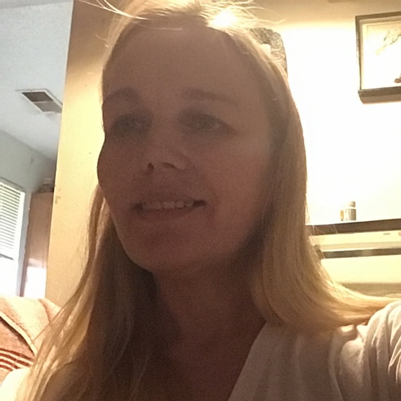 Profile Picture of Jessica Bailey (@jessie888910) on Poshmark