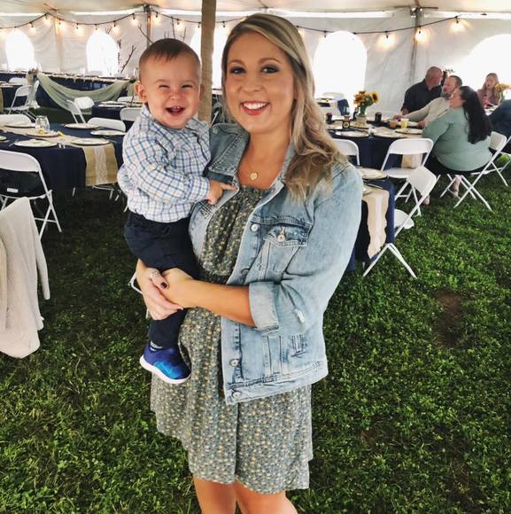 Profile Picture of Alise Gromala (@aegromala) on Poshmark