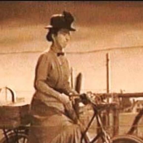 Profile Picture of Pamela Fletcher (@grandma200852) on Poshmark