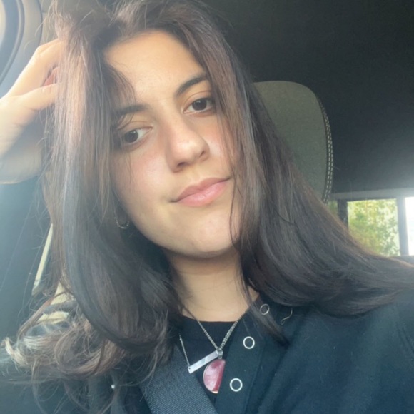 Profile Picture of Christina Muggeo (@muggeocg13) on Poshmark