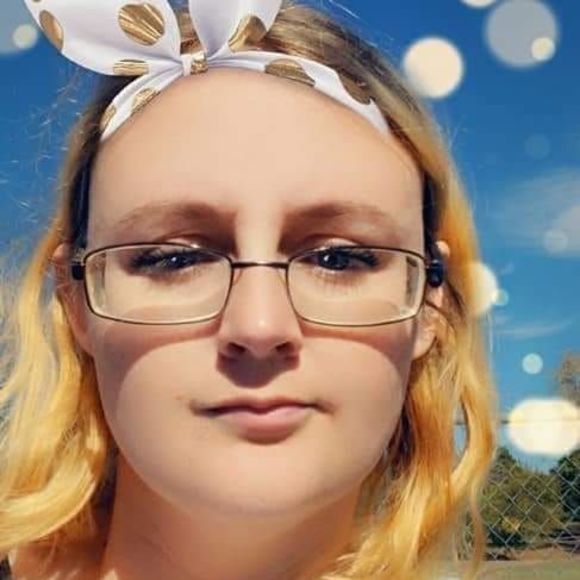 Profile Picture of Melissa Craig (@momo_monkey) on Poshmark