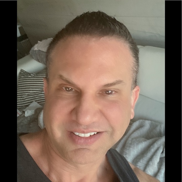 Profile Picture of Jacob Frank (@globalform) on Poshmark