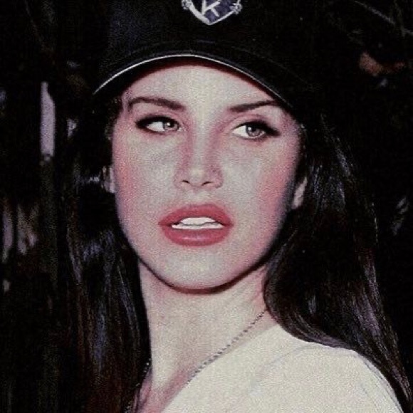 Profile Picture of Yasmin Prothero (@yasminmariaa) on Poshmark